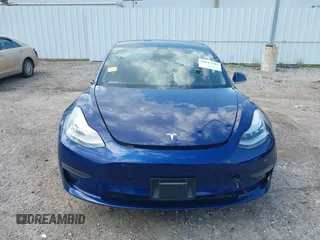 2019 Tesla Model 3 Mid Range z VIN 5YJ3E1EA8KF308947, wystawiony jako IAAI lot #39617997 z przebiegiem 70 831 mil mil oraz . Historia ofert i sprzedaży dostępna na DreamBid. Obrazek 12.