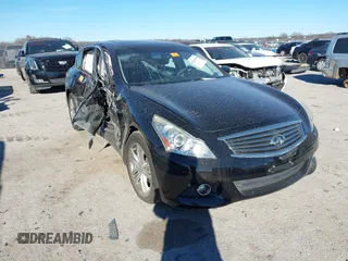 2015 Infiniti Q40 with VIN JN1CV6AR1FM650961, listed as a IAAI auction lot 41256986 with 1 mi miles. Bid and sale history available at carsss.com. Image 1.