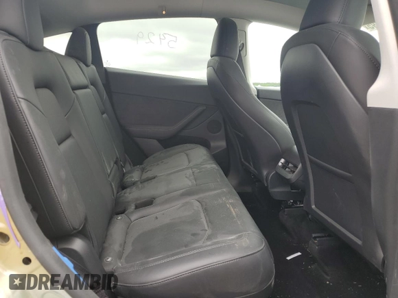 2024 Tesla Model Y z VIN 7SAYGDED5RF018979, wystawiony jako Copart lot #55651195 z przebiegiem 10 488 mil mil oraz Czysty tytuł • Clean title. Historia ofert i sprzedaży dostępna na DreamBid. Obrazek 11.