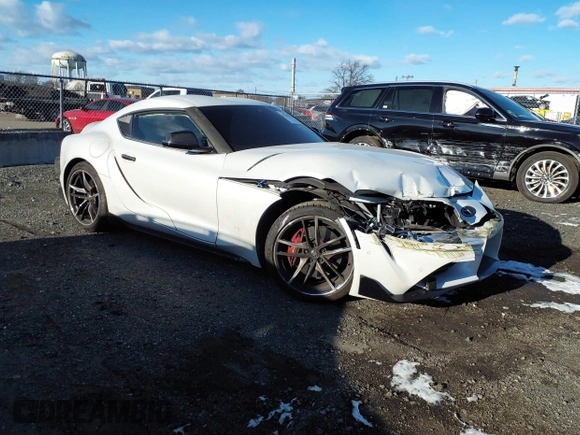 2022 Toyota GR Supra 3.0 with VIN WZ1DB0C08NW053137, listed as a IAAI auction lot 41267836 with 1 mi miles. Bid and sale history available at carsss.com. Image 1.