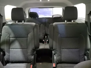 2017 GMC Acadia SLE z VIN 1GKKNSLS2HZ137214, wystawiony jako Copart lot #43227525 z przebiegiem 118 955 mil mil oraz Szkoda całkowita • Salvage title. Historia ofert i sprzedaży dostępna na DreamBid. Obrazek 10.