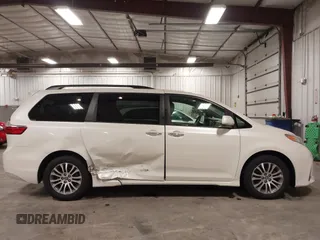 2018 Toyota Sienna XLE Auto Access Seat с VIN 5TDYZ3DC7JS909902, выставлен на аукционе IAAI как лот 42044363 с пробегом 59 283 миль миль и . История ставок и продаж доступна на DreamBid. Изображение 14.