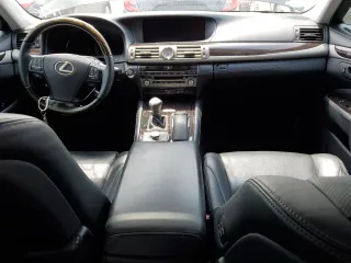 2017 Lexus LS with VIN JTHBL5EF8H5143950, listed as a Copart auction lot 49042073 with 47,916 mi miles. Bid and sale history available at carsss.com. Image 8.