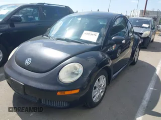 2008 Volkswagen New Beetle Coupe S with VIN 3VWPW31C38M505088, listed as a IAAI auction lot 42055070 with 137,031 mi miles. Bid and sale history available at carsss.com. Image 2.