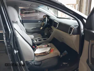 2020 Kia Sportage LX z VIN KNDPMCAC4L7805735, wystawiony jako IAAI lot #42014467 z przebiegiem 30 555 mil mil oraz . Historia ofert i sprzedaży dostępna na DreamBid. Obrazek 5.