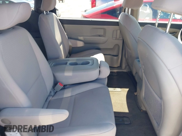2016 Kia Sedona LX with VIN KNDMB5C12G6157582, listed as a IAAI auction lot 41932306 with 106,061 mi miles. Bid and sale history available at carsss.com. Image 8.