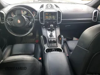 2012 Porsche Cayenne Turbo z VIN WP1AC2A2XCLA81906, wystawiony jako Copart lot #57356955 z przebiegiem 118 855 mil mil oraz Szkoda całkowita • Salvage title. Historia ofert i sprzedaży dostępna na DreamBid. Obrazek 8.