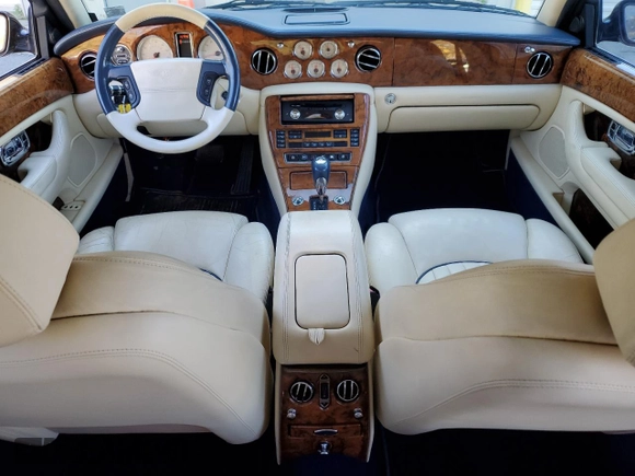 2001 Bentley Arnage with VIN SCBLC31E21CX05644, listed as a Copart auction lot 77706154 with 57,446 mi miles and Clean Title. Bid and sale history available at DreamBid. Image 8.