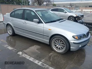 2005 BMW 3 Series 325i with VIN WBAAZ33485KP91350, listed as a IAAI auction lot 41536220 with 153,894 mi miles and . Bid and sale history available at DreamBid. Image 1.