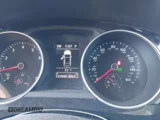 2017 Volkswagen Jetta SEL z VIN 3VWL17AJ3HM406760, wystawiony jako IAAI lot #42002426 z przebiegiem 152 890 mil mil oraz . Historia ofert i sprzedaży dostępna na DreamBid. Obrazek 7.