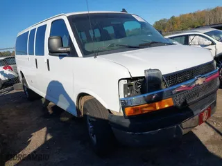 2017 Chevrolet Express Passenger LT with VIN 1GAZGPFG2H1227477, listed as a IAAI auction lot 40849214 with 207,488 mi miles. Bid and sale history available at carsss.com. Image 1.