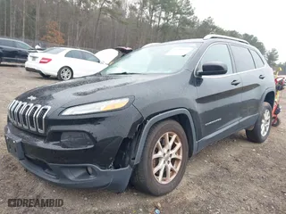 2018 Jeep Cherokee Latitude Plus with VIN 1C4PJMLB5JD507888, listed as a IAAI auction lot 41189921 with 86,563 mi miles. Bid and sale history available at carsss.com. Image 17.