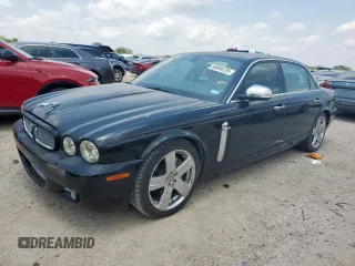 2008 Jaguar XJ Vanden Plas z VIN SAJWA82B28SH19193, wystawiony jako Copart lot #59598725 z przebiegiem 173 805 mil mil oraz Czysty tytuł • Clean title. Historia ofert i sprzedaży dostępna na DreamBid. Obrazek 1.