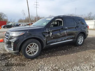 2025 Ford Explorer Active with VIN 1FMUK8DH8SGA18259, listed as a Copart auction lot 50043195 with 1,267 mi miles and Salvage Title. Bid and sale history available at carsss.com. Image 1.