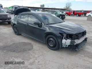 2022 Toyota Camry XSE z VIN 4T1K61AK2NU700840, wystawiony jako IAAI lot #41352884 z przebiegiem 98 634 mil mil oraz . Historia ofert i sprzedaży dostępna na DreamBid. Obrazek 1.