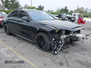 2023 Mercedes-Benz S 500 z VIN W1K6G6DB2PA190883, wystawiony jako IAAI lot #42139781 z przebiegiem Nie podano mil oraz . Historia ofert i sprzedaży dostępna na DreamBid. Obrazek 1.