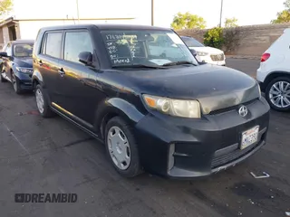 2011 Scion xB z VIN JTLZE4FEXB1119971, wystawiony jako IAAI lot #42325081 z przebiegiem 194 070 mil mil oraz . Historia ofert i sprzedaży dostępna na DreamBid. Obrazek 1.