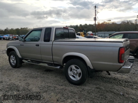 2000 Nissan Frontier XE z VIN 1N6ED26T5YC413840, wystawiony jako Copart lot #81996434 z przebiegiem 189 884 mil mil oraz Szkoda całkowita • Salvage title. Historia ofert i sprzedaży dostępna na DreamBid. Obrazek 2.
