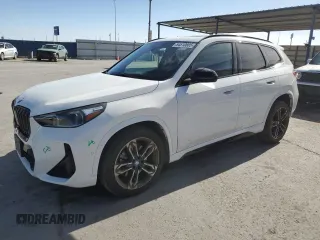 2023 BMW X1 xDrive28i z VIN WBX73EF07P5W78545, wystawiony jako Copart lot #54510885 z przebiegiem 15 197 mil mil oraz Szkoda całkowita • Salvage title. Historia ofert i sprzedaży dostępna na DreamBid. Obrazek 1.
