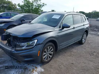 2020 Volkswagen Tiguan S с VIN 3VV1B7AX5LM151924, выставлен на аукционе IAAI как лот 42084869 с пробегом 74 176 миль миль и . История ставок и продаж доступна на DreamBid. Изображение 17.