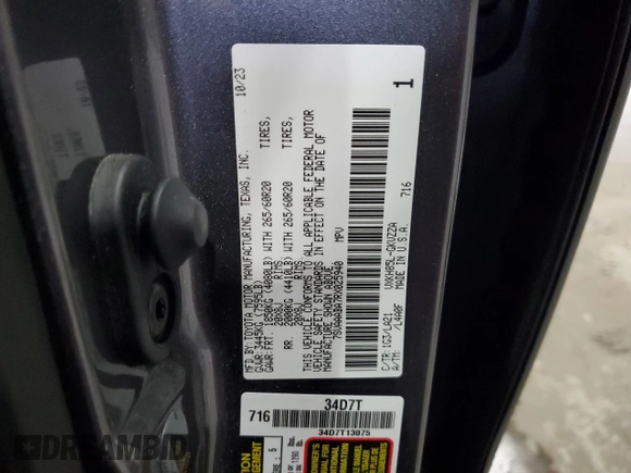 2024 Toyota Sequoia SR5 with VIN 7SVAAABA7RX025940, listed as a Copart auction lot 72964174 with 19,388 mi miles and Salvage Title. Bid and sale history available at carsss.com. Image 15.