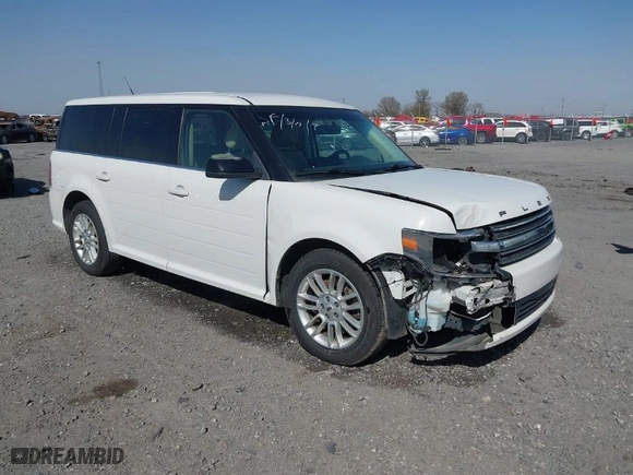 2014 Ford Flex SEL with VIN 2FMGK5C88EBD09532, listed as a IAAI auction lot 41834235 with 207,230 mi miles. Bid and sale history available at carsss.com. Image 1.