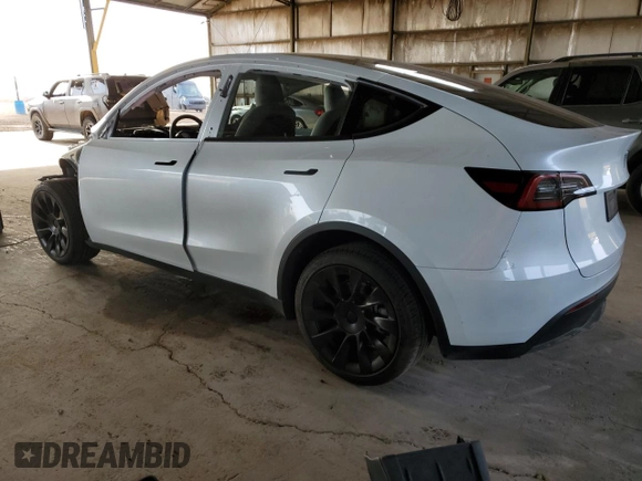 2024 Tesla Model Y Long Range z VIN 7SAYGDEE7RA217991, wystawiony jako Copart lot #50885695 z przebiegiem Nie podano mil oraz Szkoda całkowita • Salvage title. Historia ofert i sprzedaży dostępna na DreamBid. Obrazek 2.