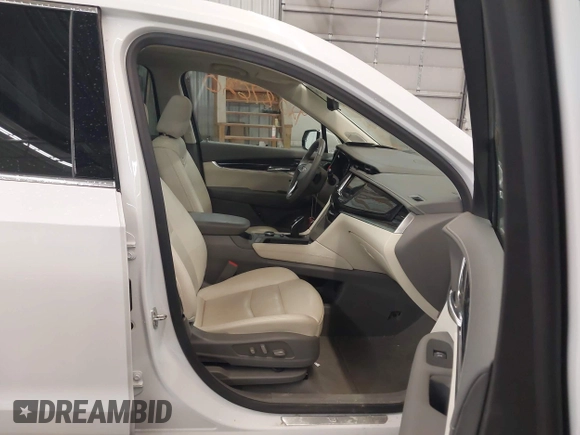 2022 Cadillac XT6 Premium Luxury with VIN 1GYKPDRS3NZ131095, listed as a IAAI auction lot 42087620 with 36,740 mi miles and . Bid and sale history available at DreamBid. Image 5.