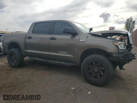 2008 Toyota Tundra z VIN 5TFDV54108X037362, wystawiony jako Copart lot #53732435 z przebiegiem 199 711 mil mil oraz Szkoda całkowita • Salvage title. Historia ofert i sprzedaży dostępna na DreamBid. Obrazek 4.