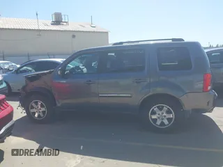 2011 Honda Pilot Touring with VIN 5FNYF4H96BB083532, listed as a IAAI auction lot 41926177 with 100,815 mi miles. Bid and sale history available at carsss.com. Image 15.