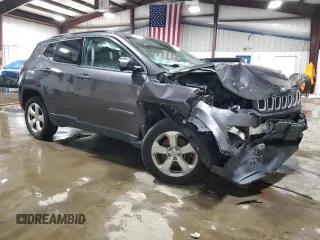 2019 Jeep Compass Latitude z VIN 3C4NJDBB4KT670391, wystawiony jako Copart lot #61283805 z przebiegiem 80 584 mil mil oraz Szkoda całkowita • Salvage title. Historia ofert i sprzedaży dostępna na DreamBid. Obrazek 4.