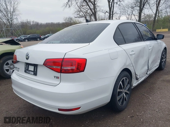 2015 Volkswagen Jetta Sedan 1.8T SE with VIN 3VWD17AJ4FM350619, listed as a IAAI auction lot 41917719 with 135,561 mi miles. Bid and sale history available at carsss.com. Image 18.