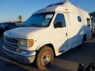 2002 Ford Econoline Cargo z VIN 1FDSE34L72HB41096, wystawiony jako IAAI lot #37394945 z przebiegiem 241 707 mil mil oraz . Historia ofert i sprzedaży dostępna na DreamBid. Obrazek 2.