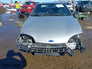 2000 Chevrolet Cavalier with VIN 1G1JC1240Y7441902, listed as a IAAI auction lot 41637287 with 102,499 mi miles. Bid and sale history available at carsss.com. Image 6.