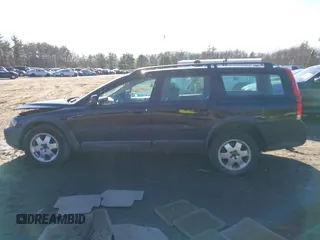 2004 Volvo V70 XC70 with VIN YV1SZ59H441151020, listed as a IAAI auction lot 41761408 with 195,292 mi miles. Bid and sale history available at carsss.com. Image 15.
