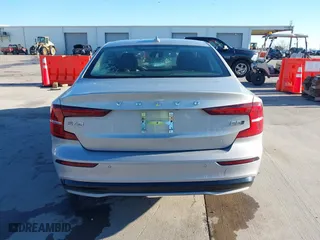 2024 Volvo S60 Core Dark Theme with VIN 7JRL12TKXRG296332, listed as a IAAI auction lot 41208903 with 28,829 mi miles. Bid and sale history available at carsss.com. Image 17.