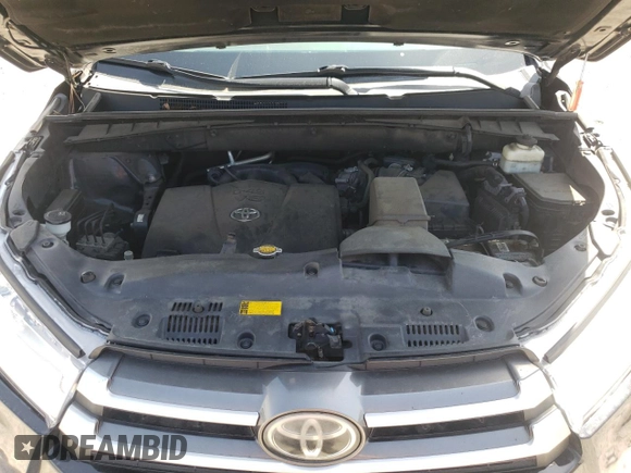 2017 Toyota Highlander LE with VIN 5TDBZRFH1HS454380, listed as a Copart auction lot 49449085 with 151,807 mi miles and Salvage title. Bid and sale history available at DreamBid. Image 14.