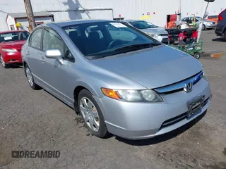2008 Honda Civic LX z VIN 2HGFA16528H353588, wystawiony jako IAAI lot #42161802 z przebiegiem 61 503 mil mil oraz . Historia ofert i sprzedaży dostępna na DreamBid. Obrazek 1.