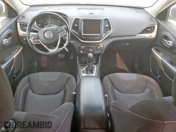 2017 Jeep Cherokee Latitude with VIN 1C4PJLCS9HW586913, listed as a Copart auction lot 57302965 with 141,254 mi miles and Clean title. Bid and sale history available at DreamBid. Image 8.