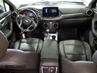 2024 Chevrolet Blazer LT z VIN 3GNKBJR40RS198008, wystawiony jako Copart lot #50523015 z przebiegiem 27 564 mil mil oraz Nie do naprawy • Non repairable. Historia ofert i sprzedaży dostępna na DreamBid. Obrazek 8.