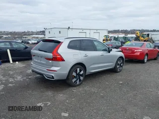 2024 Volvo XC60 Recharge Plug-In Hybrid Plus Dark Theme with VIN YV4H60DL1R1763252, listed as a IAAI auction lot 41731933 with 8,959 mi miles. Bid and sale history available at carsss.com. Image 4.