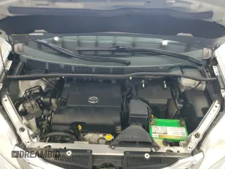 2011 Toyota Sienna XLE z VIN 5TDDK3DC4BS006272, wystawiony jako Copart lot #65144215 z przebiegiem 270 006 mil mil oraz Czysty tytuł • Clean title. Historia ofert i sprzedaży dostępna na DreamBid. Obrazek 12.