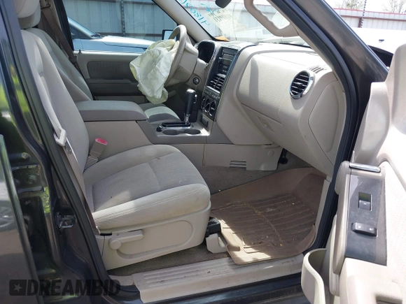 2007 Ford Explorer XLT with VIN 1FMEU73EX7UB50867, listed as a IAAI auction lot 41807131 with 182,673 mi miles. Bid and sale history available at carsss.com. Image 5.