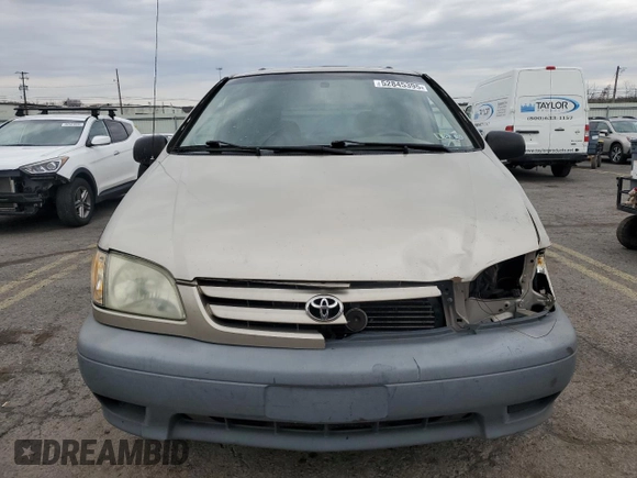 2002 Toyota Sienna LE with VIN 4T3ZF13C62U431734, listed as a Copart auction lot 52845395 with 189,088 mi miles and Salvage Title. Bid and sale history available at carsss.com. Image 5.