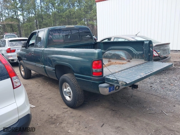 1998 Dodge Ram 1500 with VIN 3B7HF13ZXWG137601, listed as a IAAI auction lot 41823656 with 204,635 mi miles. Bid and sale history available at carsss.com. Image 3.
