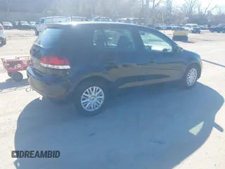 2013 Volkswagen Golf w/Conv & Sunroof z VIN WVWDB7AJ2DW138332, wystawiony jako IAAI lot #42039901 z przebiegiem 113 636 mil mil oraz . Historia ofert i sprzedaży dostępna na DreamBid. Obrazek 4.