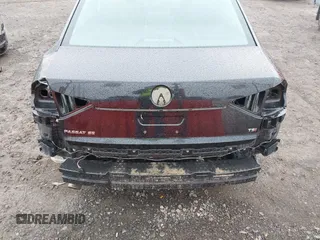 2017 Volkswagen Passat SE z VIN 1VWGT7A30HC031442, wystawiony jako IAAI lot #42008142 z przebiegiem 171 069 mil mil oraz . Historia ofert i sprzedaży dostępna na DreamBid. Obrazek 6.