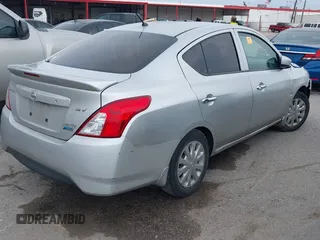 2016 Nissan Versa SV z VIN 3N1CN7APXGL871121, wystawiony jako IAAI lot #42304960 z przebiegiem 137 438 mil mil oraz . Historia ofert i sprzedaży dostępna na DreamBid. Obrazek 4.