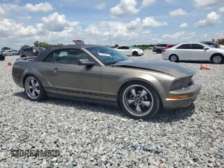 2005 Ford Mustang Deluxe with VIN 1ZVFT84N555215001, listed as a Copart auction lot 61993435 with 85,407 mi miles and Salvage title. Bid and sale history available at DreamBid. Image 4.