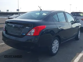 2012 Nissan Versa SV z VIN 3N1CN7APXCL856208, wystawiony jako IAAI lot #41791923 z przebiegiem 46 332 mil mil oraz . Historia ofert i sprzedaży dostępna na DreamBid. Obrazek 4.